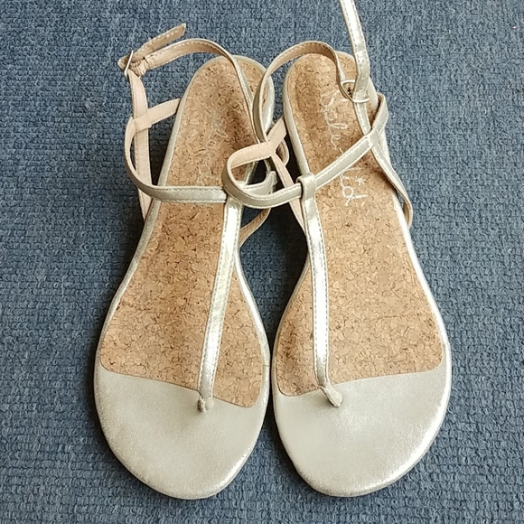 klever tan sandals